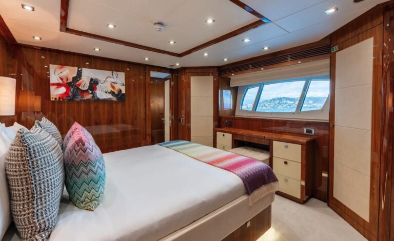 Sunseeker 131, photo 13