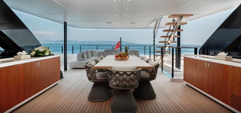 Ferretti Custom Line 140, photo 10