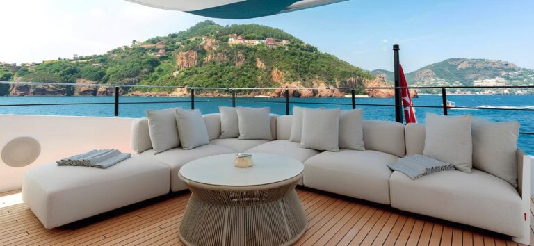 Ferretti Custom Line 140, photo 9
