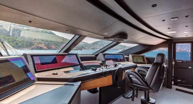 Ferretti Custom Line 140, photo 29