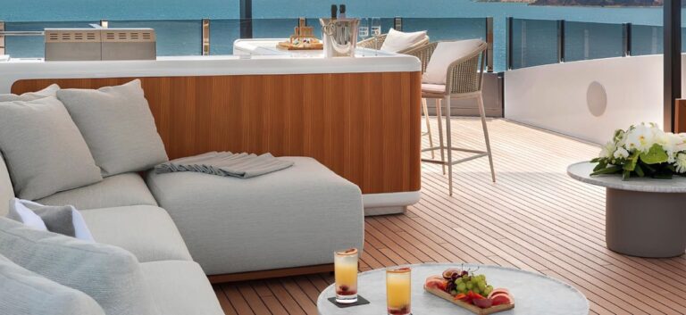 Ferretti Custom Line 140, photo 5