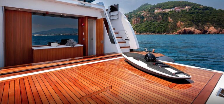Ferretti Custom Line 140, photo 12