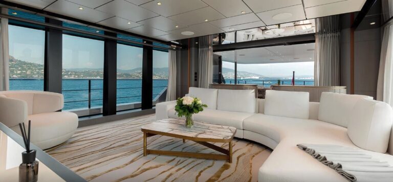Ferretti Custom Line 140, photo 14