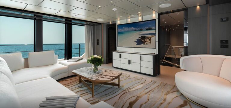 Ferretti Custom Line 140, photo 15
