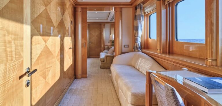 Heesen 44m, photo 23