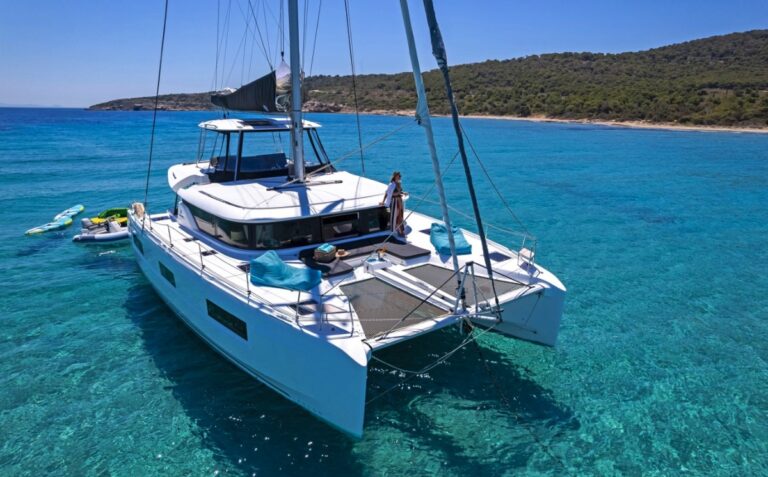 Lagoon 46, photo 3