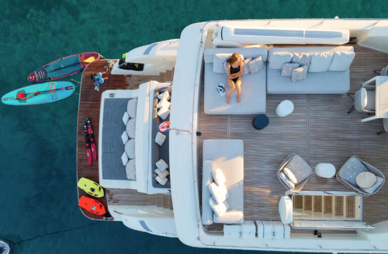 Ferretti-960-for-sale-yachtsgreececom-motor-yacht-flybridge