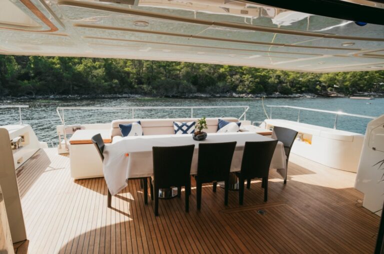 Ferretti Custom Line 97, photo 6