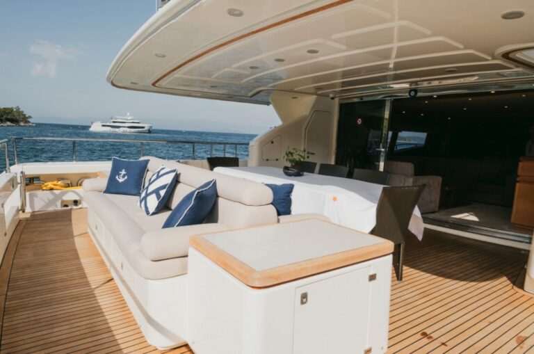 Ferretti Custom Line 97, photo 5