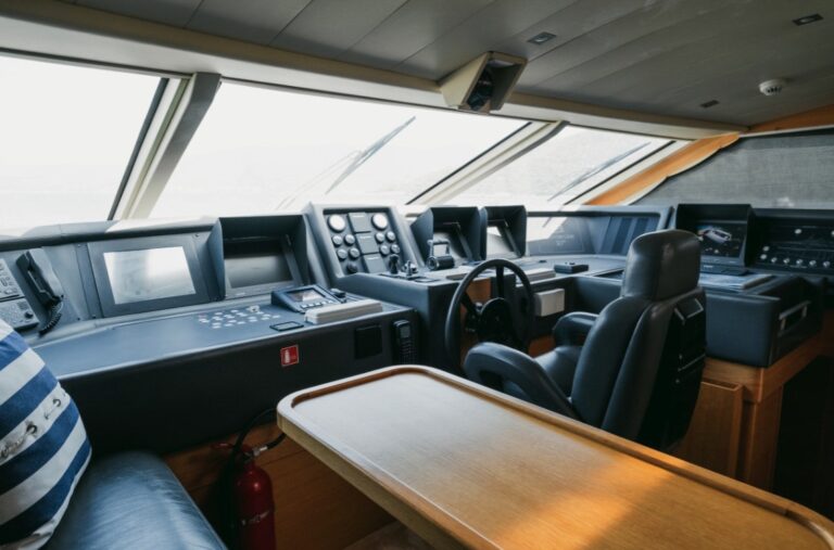 Ferretti Custom Line 97, photo 9