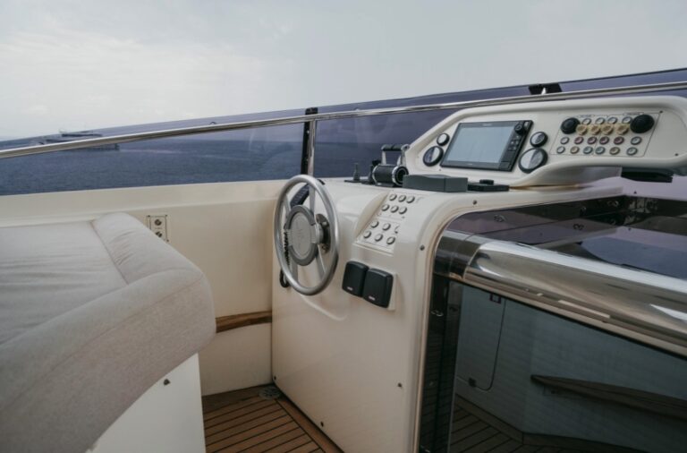 Ferretti Custom Line 97, photo 14