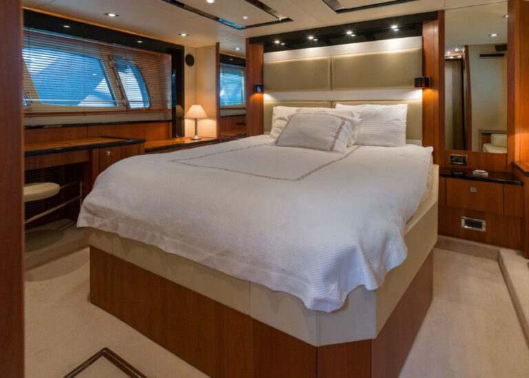 Sunseeker-Predator-64-for-sale-yachtsgreececom-motor-yacht-master-cabin