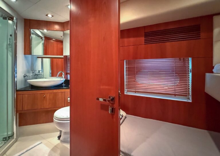 Sunseeker Predator 64, photo 36