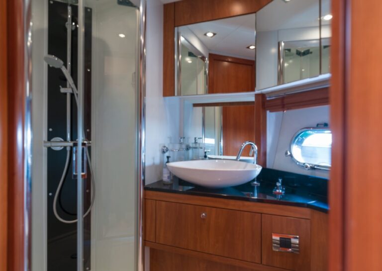 Sunseeker Predator 64, photo 37