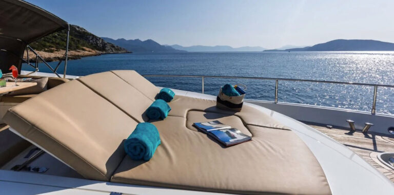 Sunseeker-Predator-92-for-sale-yachtsgreececom-motor-yacht-bow-sun-bed
